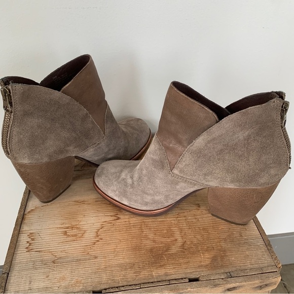 Kork-Ease Brown Suede Booties Size 7.5M - Picture 8 of 11